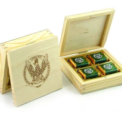 cutie-ciocolata-personalizata-ambalata-individual-native-cutie-lemn