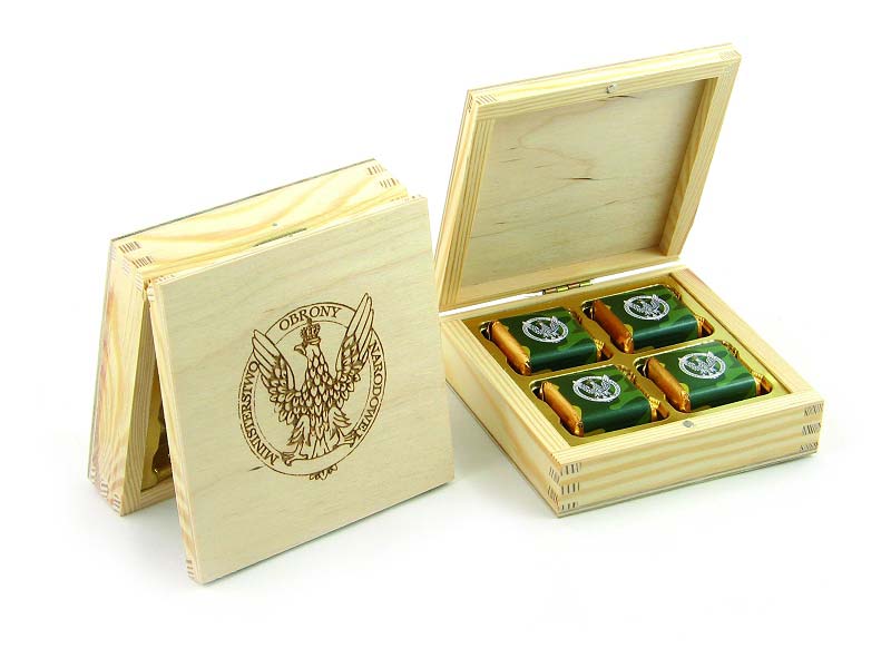 cutie-ciocolata-personalizata-ambalata-individual-native-cutie-lemn