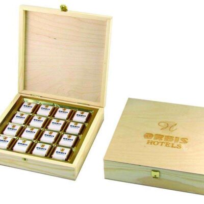 cutie-ciocolata-personalizata-ambalata-individual-kind-cutie-lemn