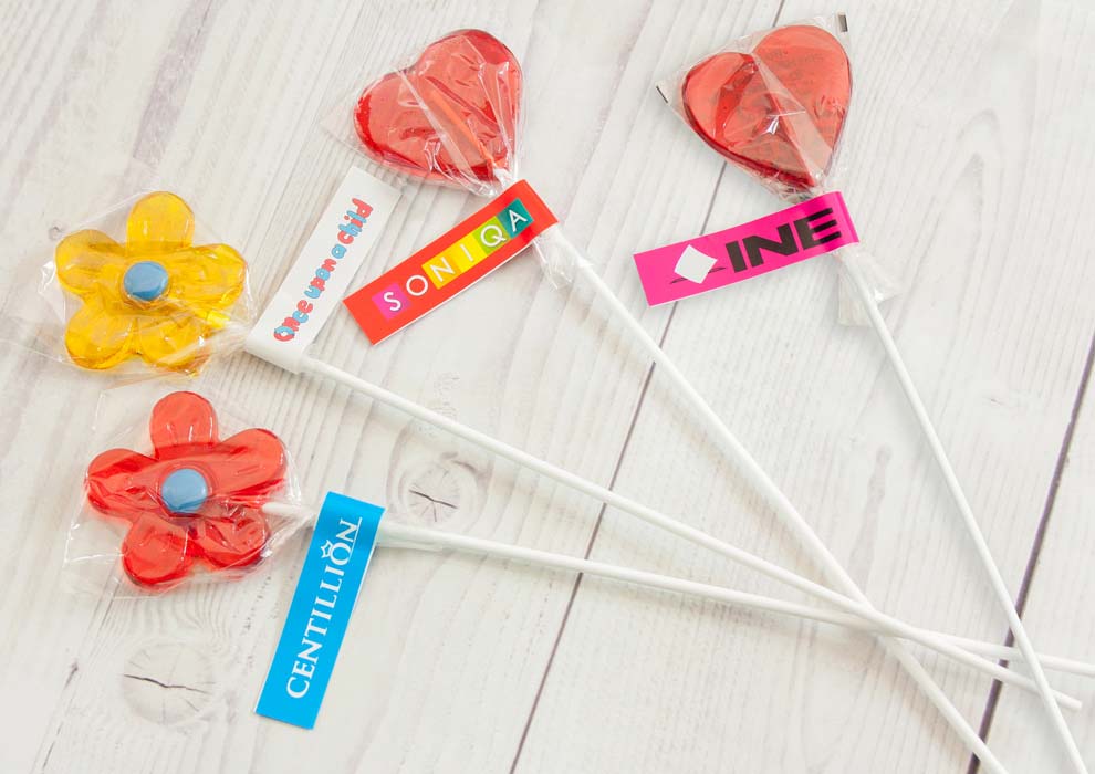 acadea-personalizata-flower-power